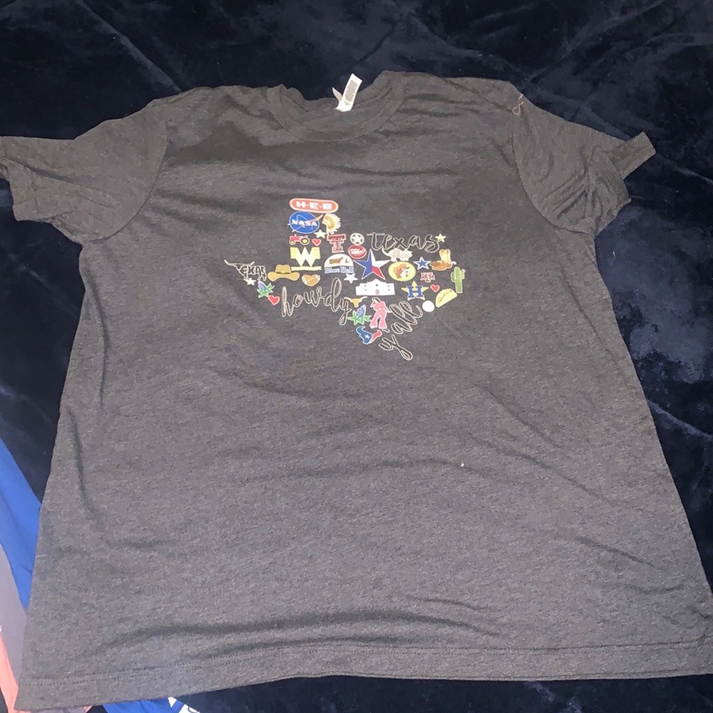 5/$25 Bella Canvas - Texas favorites tee size 2xl, whataburger, HEB, buccees
